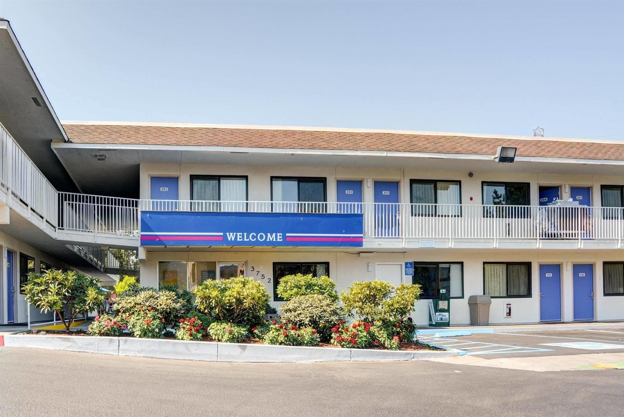 Motel 6-Springfield, Or - Eugene North Zewnętrze zdjęcie